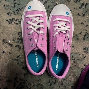 Brand new in box Converse junior girls size 6.